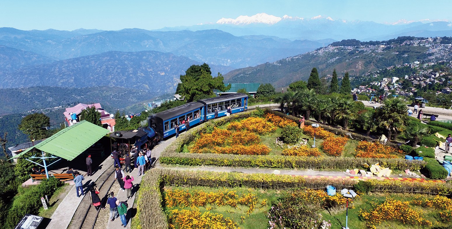 Sighseeing at Toy Train Darjeeling