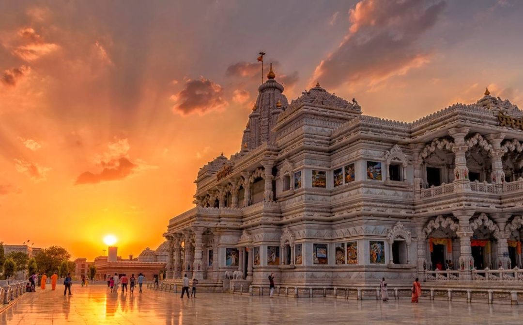 wootrips 1 day delhi to mathura and vrindavan sightseeing tour package private car header 1